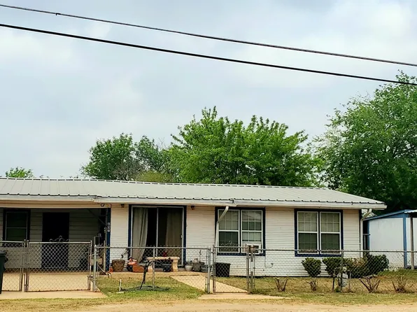 607 SW Lane, Cotulla, TX 78014