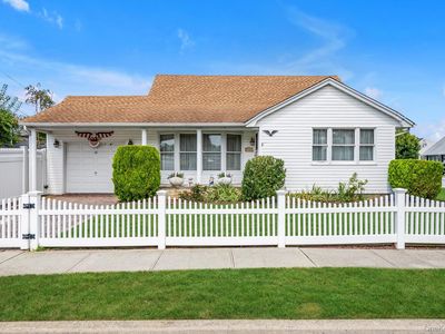 16 Washington Avenue, Hicksville, NY, 11801