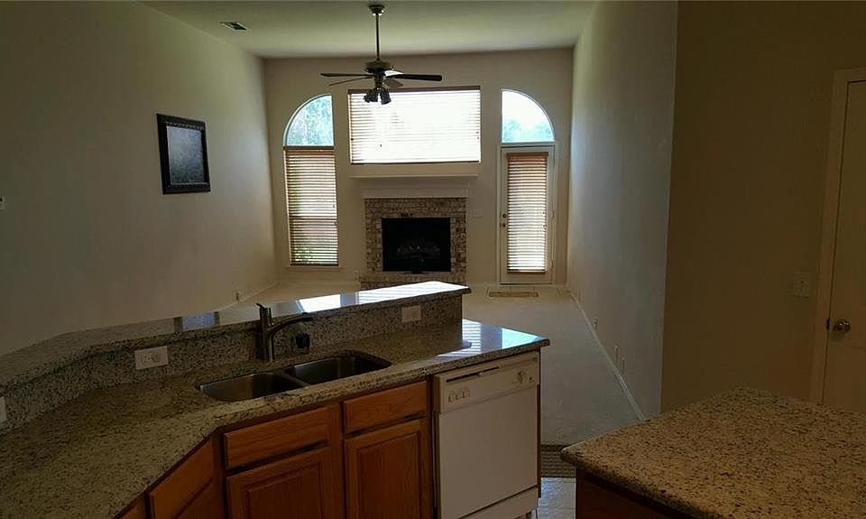 1st image of 908 Chapel Dr