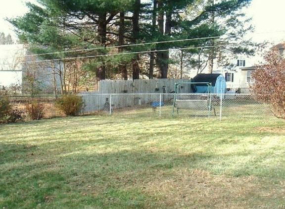 4th image of 9 Evans Ave