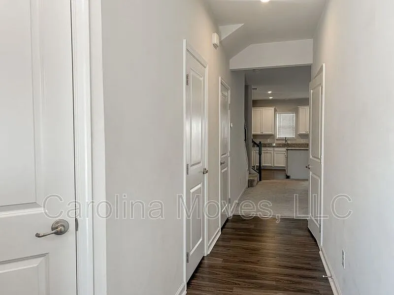 3 bed, 2.5 bath, 1544 sqft, $1,700 — Photo 2