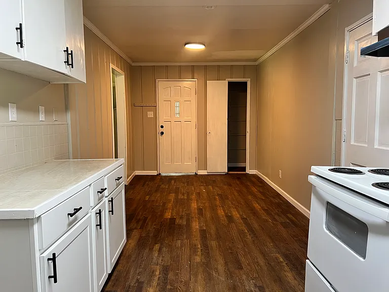 822 Barkley Rd — Photo 3