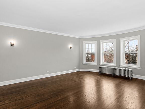 4th image of 5637 N Christiana Ave