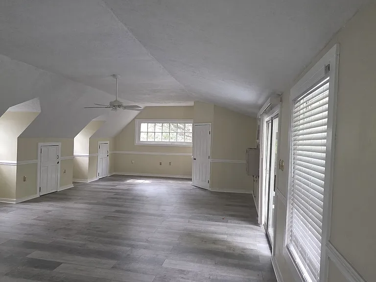 3934 Dover Rd #B — Photo 11