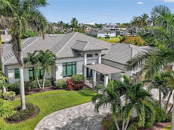 1135 Lorraine CT, CAPE CORAL, FL 33904