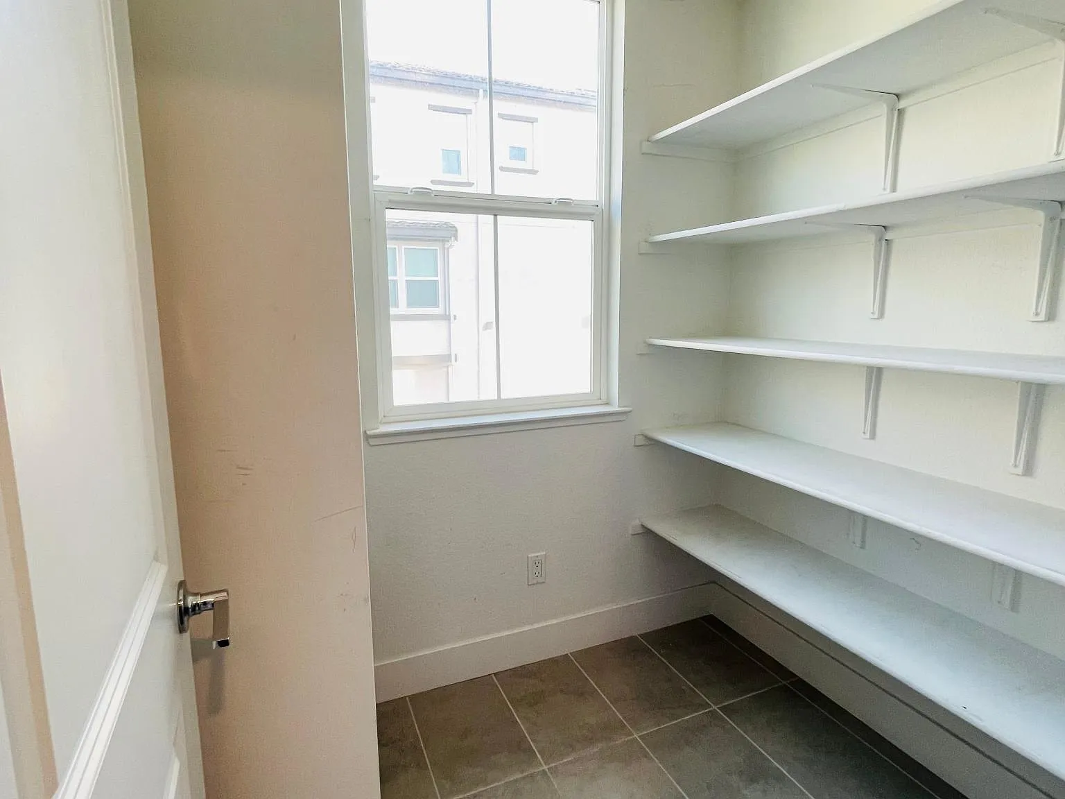 1595 Alviso St — Photo 4