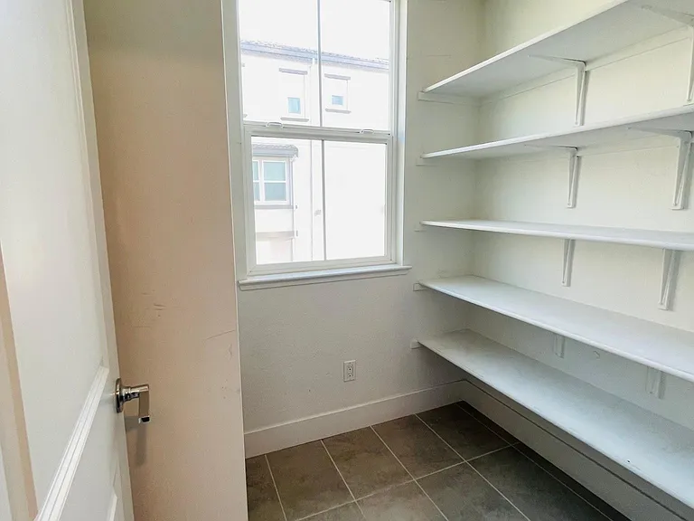 1595 Alviso St — Photo 4