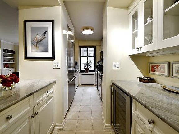 4th image of 10 E End Ave APT 2E
