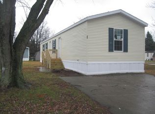 40 Brookside Mnr, Goshen, IN 46526