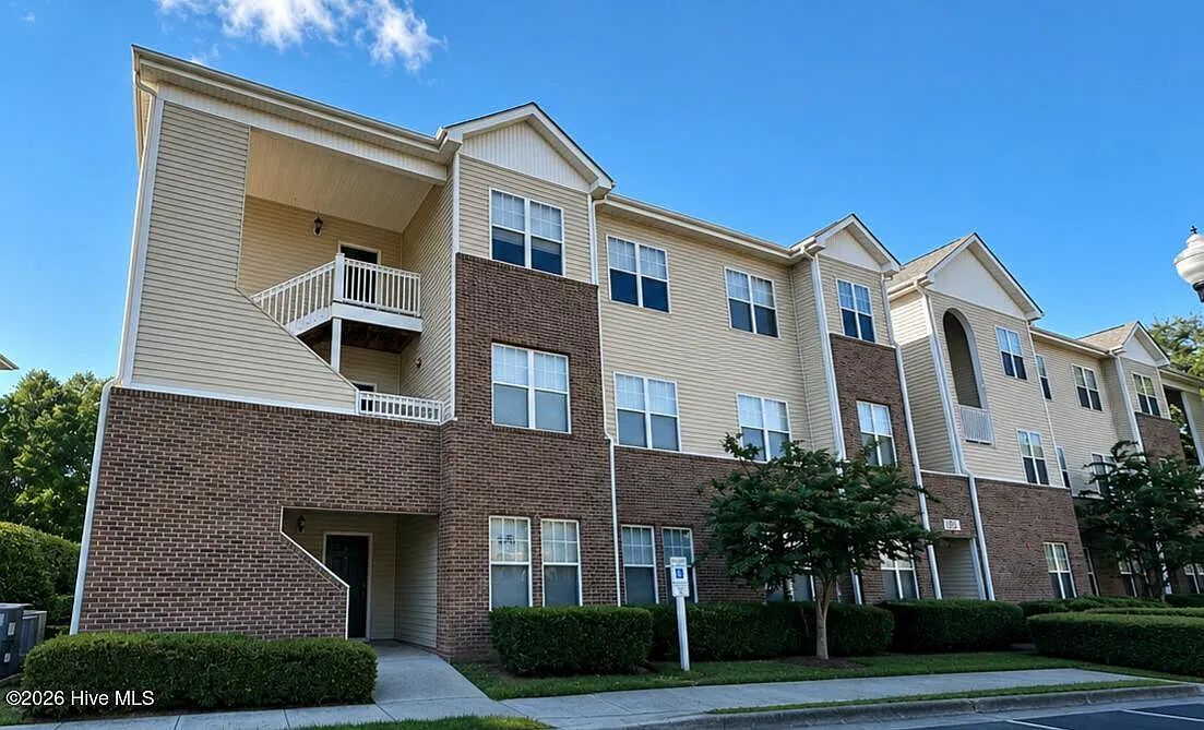 3 bed, 2.0 bath, $1,495 — Photo 1