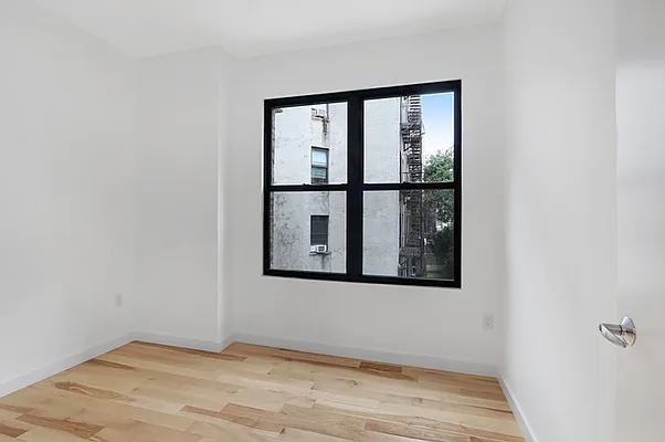 Rented by REZI | media 15