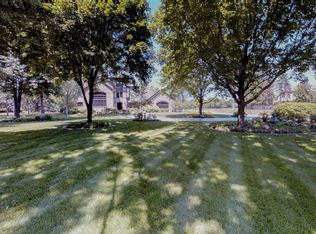 3902 Clubhouse Dr, Champaign, IL