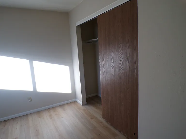 1308 Hartford St — Photo 10