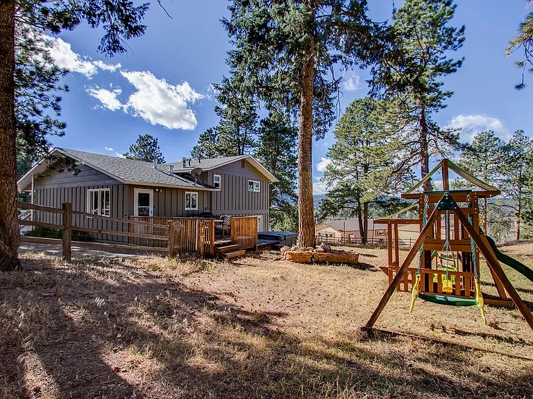1040 Forest Hill Rd — Photo 3