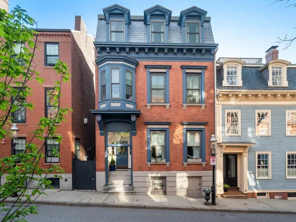 31 1/2 Mount Vernon St #2, Charlestown, MA 02129