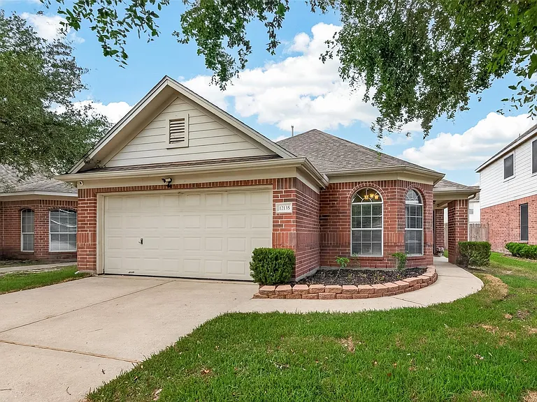 12135 English Brook Cir — Photo 1
