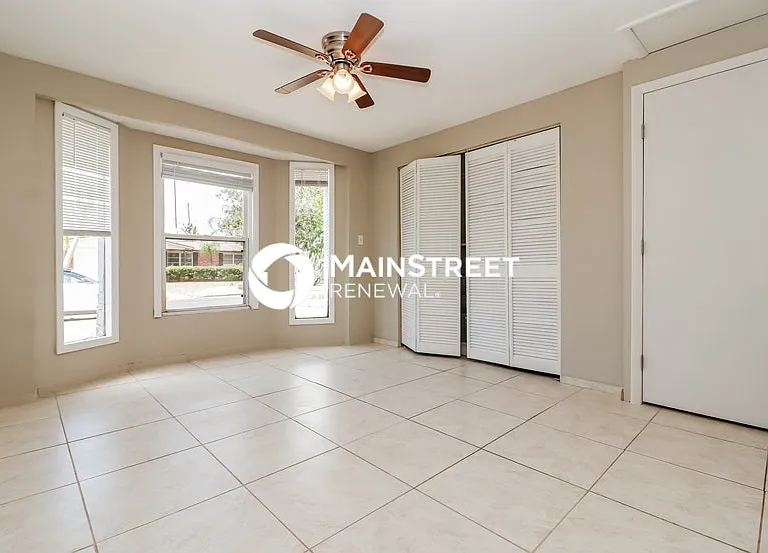 3904 Elmwood Dr — Photo 9