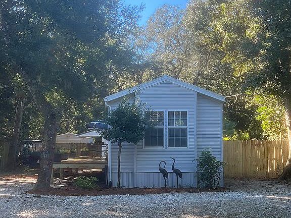 2nd image of 18 Shady Ln S