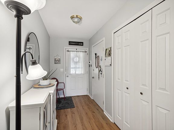 5th image of 209 E Parkview St #D