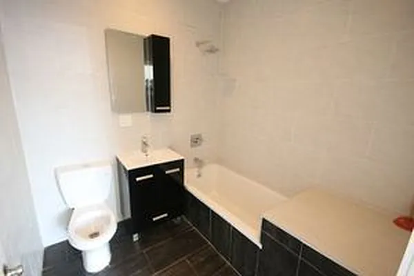 Rented by Makover Group Inc | media 23