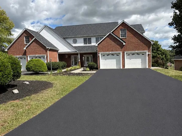 466 Summit Ridge Rd, Daleville, VA 24083