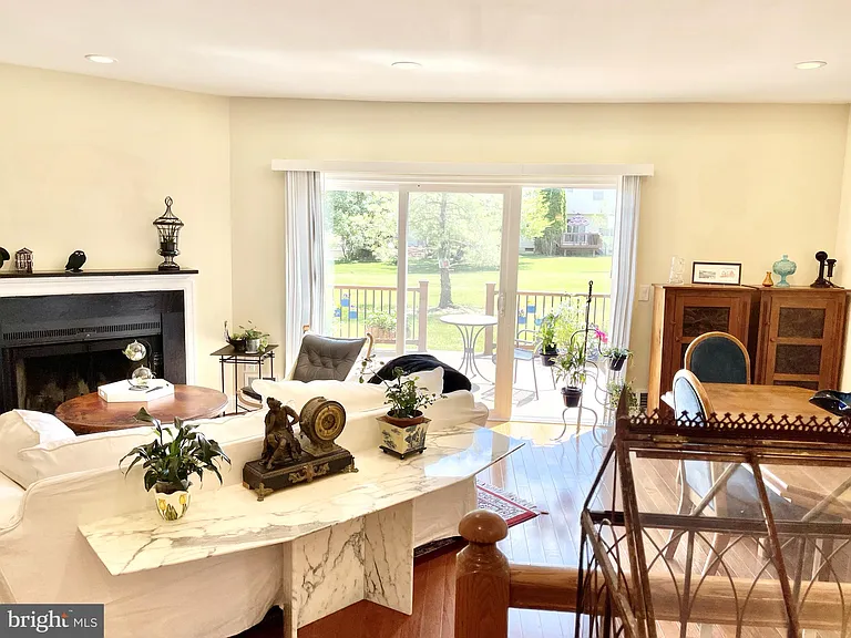 302 Marten Rd — Photo 4