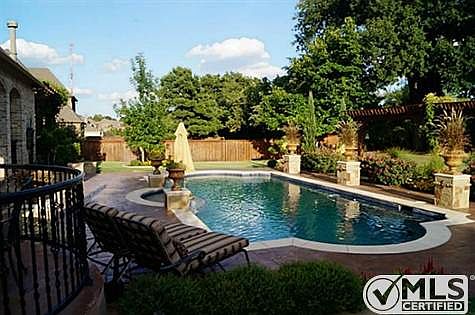 5th image of 1414 Hawthorne Ln