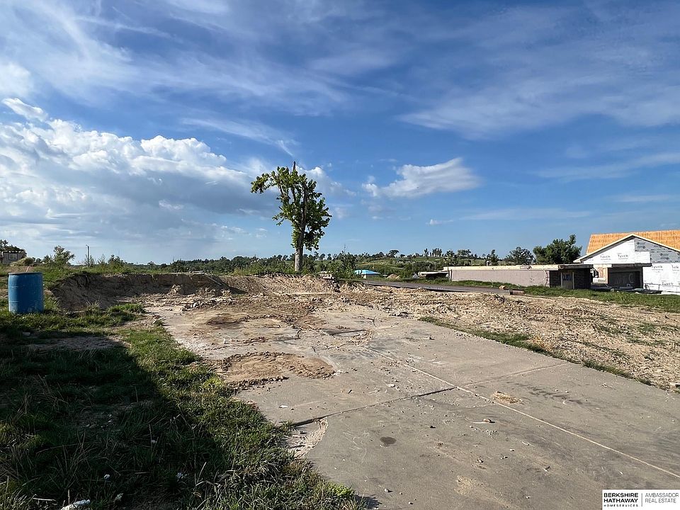2nd image of 21509 Old Coach Rd