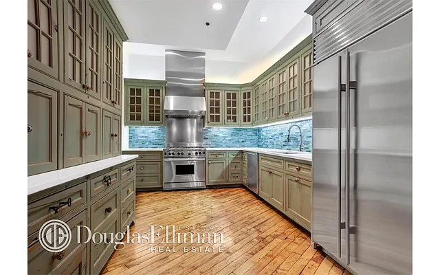 Sold by Douglas Elliman | media 17