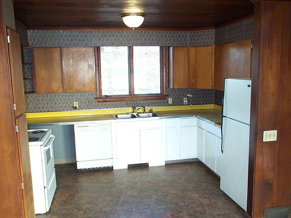 3rd image of 15 Orchard Ln
