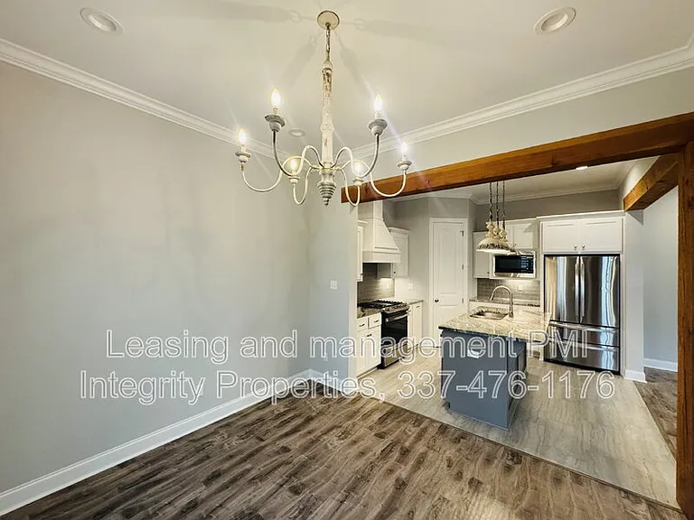 113 Oak Village Dr — Photo 2