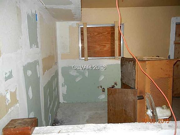 4th image of 5115 Golden Ln
