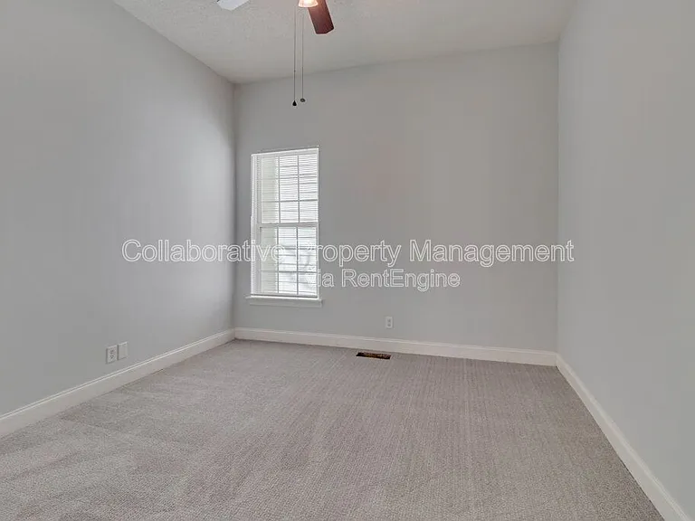 419 E 31st St — Photo 9