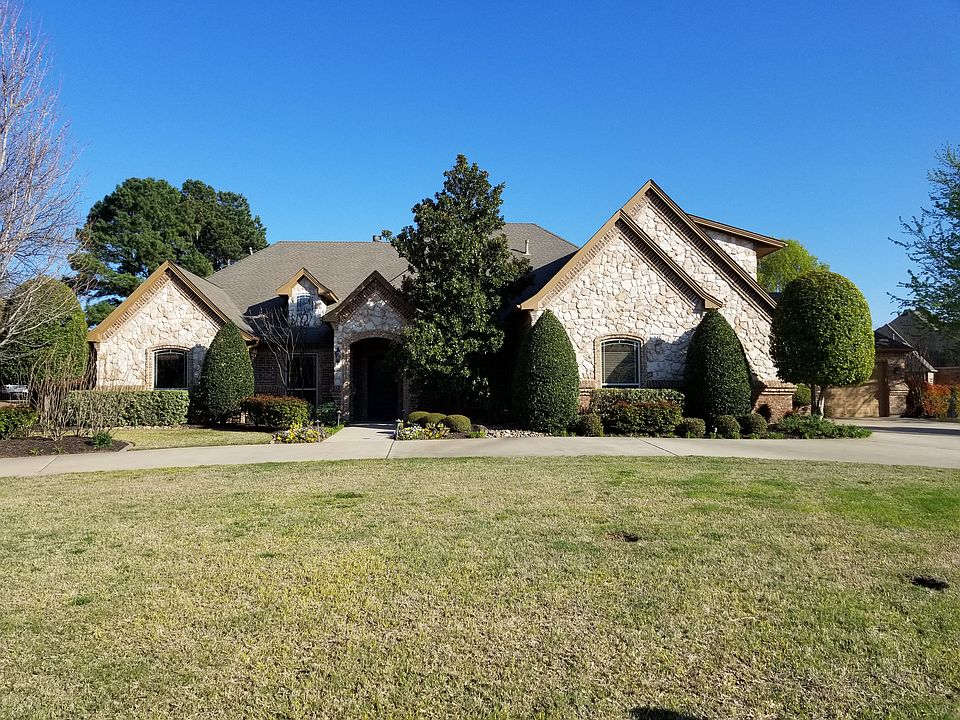 1st image of 1721 Broadmoor Dr