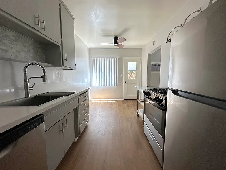 4307 Cedros Ave #4311-1 — Photo 3