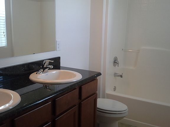 5th image of 1587 Lexington Sq. Sw.