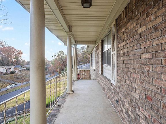 3rd image of 529 Esplanade Dr