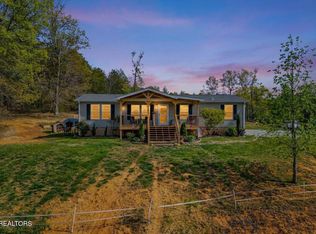 217 Countryside Ln, Madisonville, TN 37354