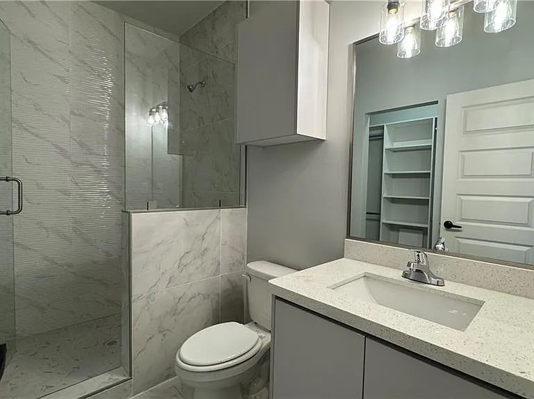 906 Hidden Hills St #4 — Photo 6