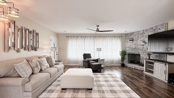 1st image of 336 Everhard Rd SW #1