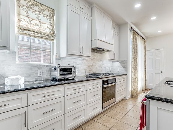 5th image of 7110 Waterbury Dr