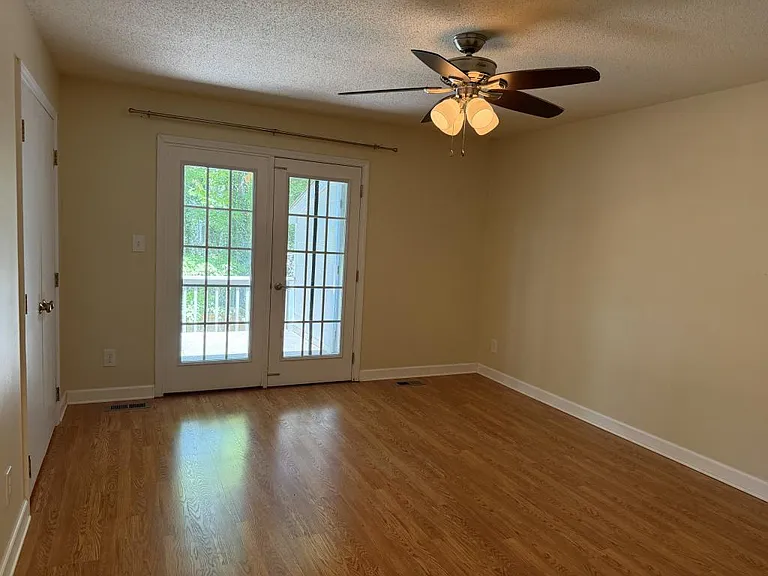 1611 Roanoke St — Photo 3