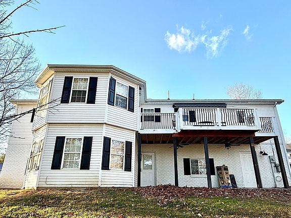 3rd image of 362 Rosemary St