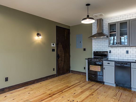4th image of 45 Newel St #2L