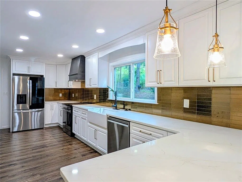 3 bed, 2.5 bath, 2084 sqft, $2,850 — Photo 3