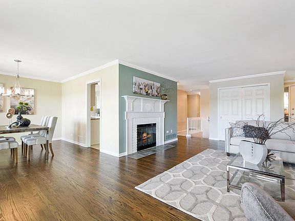 Living Room/Dining Room