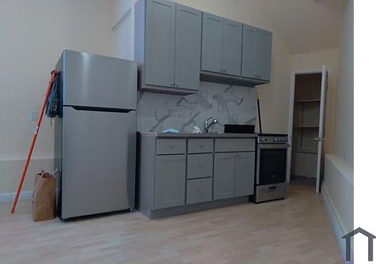 2nd image of 288 Onondaga Ave #A