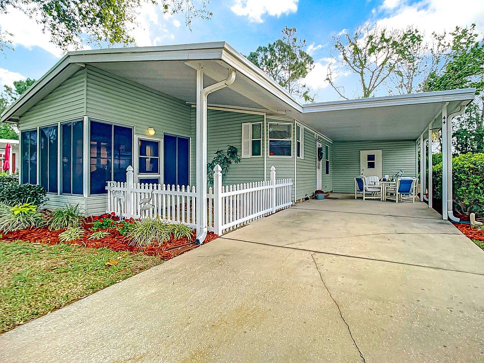 1st image of 44 Bluewater Lake Cir