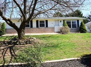 1050 James Ave, Ephrata, PA