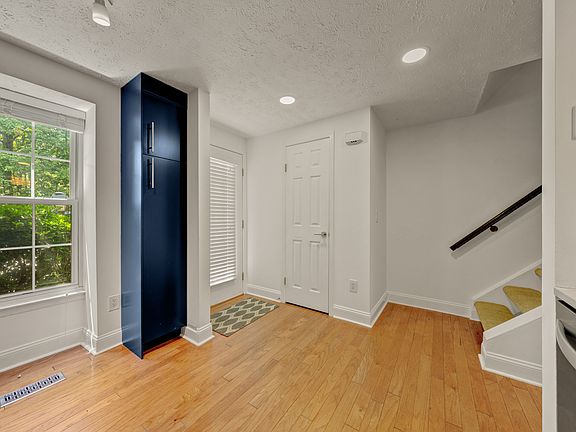 4th image of 1931 Belmont Ridge Ct